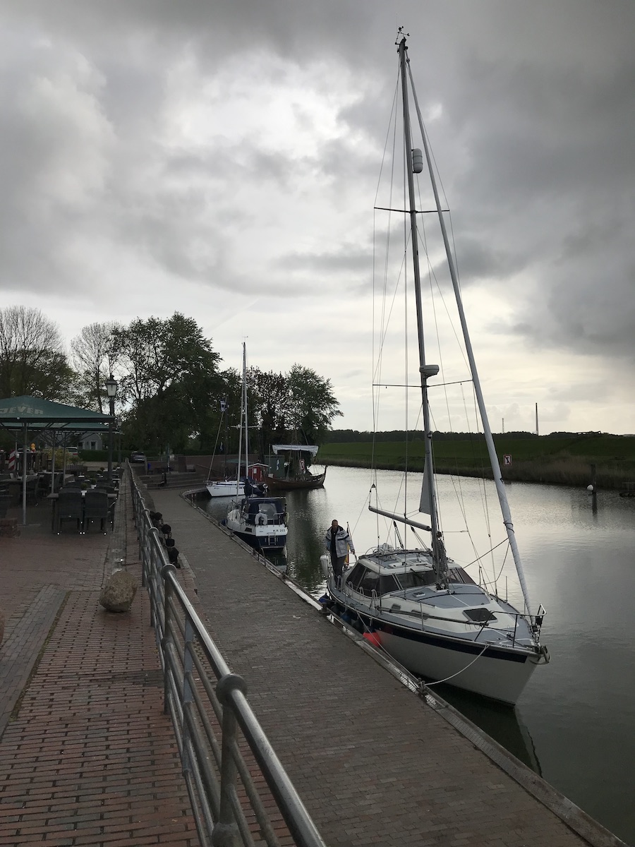 Julie im Hafen von Hooksiel