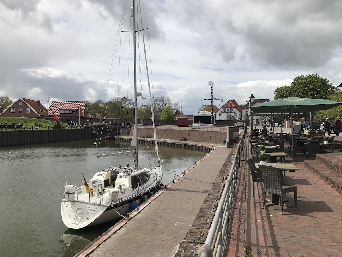 Julie im Hafen von Hooksiel